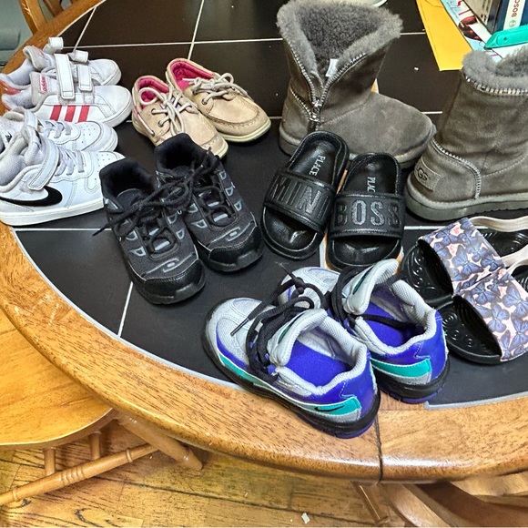 All Nike, Ugg’s ,Sperrys, She’ll top adidas & Sandals Lot all size 7-&-8 - Picture 8 of 16